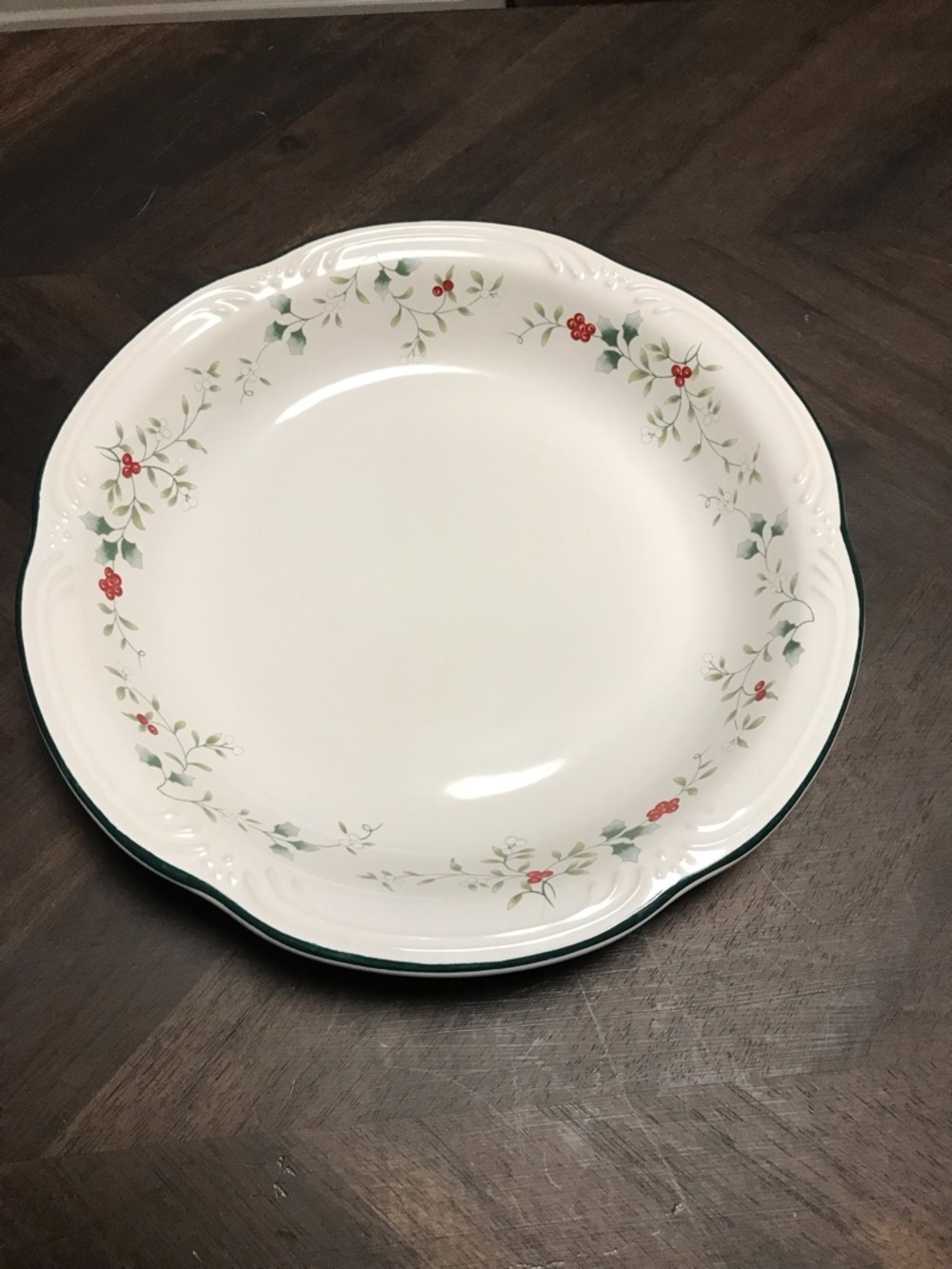 Pfaltzgraff Winterberry Holiday Pie Plate